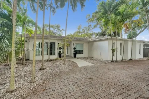2220 NE 204th Street Miami FL 33180