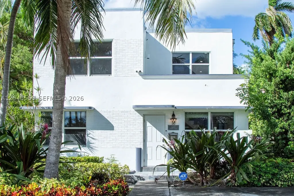 1255 Jackson Street Hollywood FL 33019