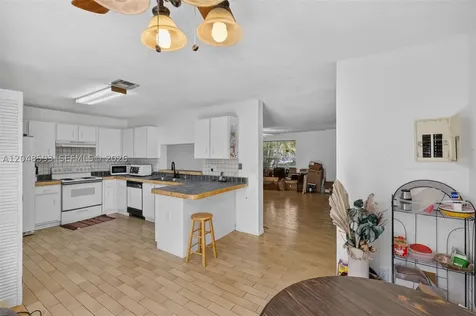 3835 NW 122nd Terrace Sunrise FL 33323