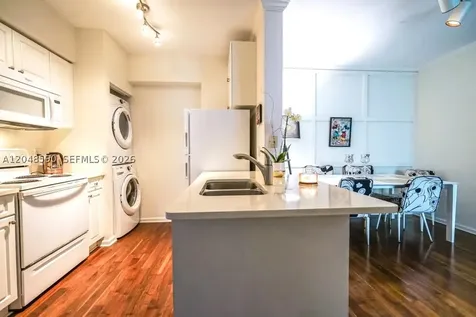 17145 N Bay Road Sunny Isles Beach FL 33160