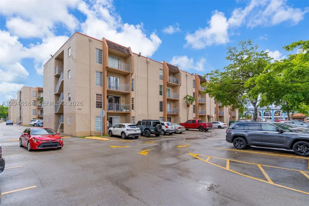 4715 NW 7th Street Miami FL 33126
