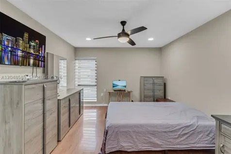 4715 NW 7th Street Miami FL 33126