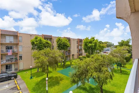 4715 NW 7th Street Miami FL 33126