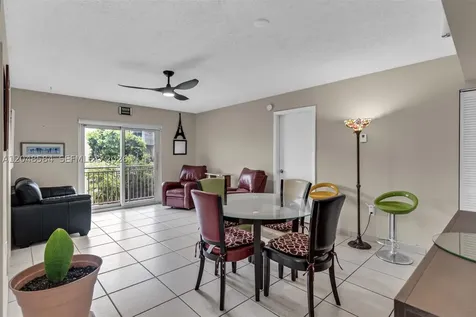 4715 NW 7th Street Miami FL 33126