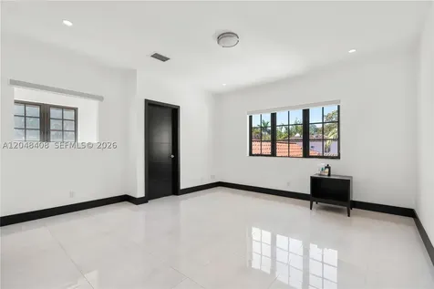 519 Alhambra Circle Coral Gables FL 33134