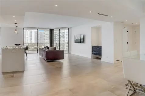 20191 E Country Club Drive Aventura FL 33180