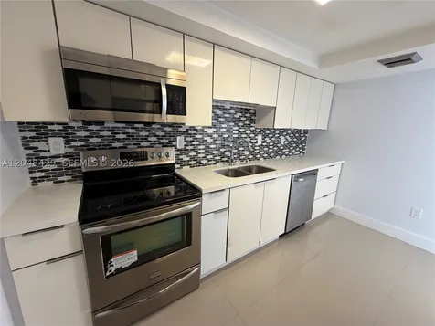 18011 Biscayne Boulevard Aventura FL 33160
