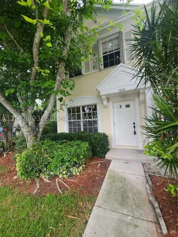 7858 Dixie Beach Circle Tamarac FL 33321