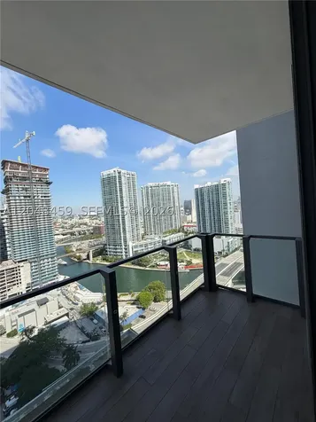 68 SE 6th Street Miami FL 33131