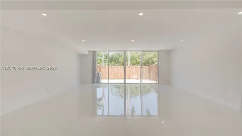 933 NE 24th Avenue Hallandale Beach FL 33009