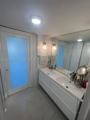 5701 Collins Avenue Miami Beach FL 33140