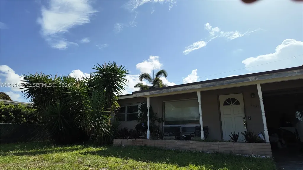 4821 NE 5th Terrace Oakland Park FL 33334