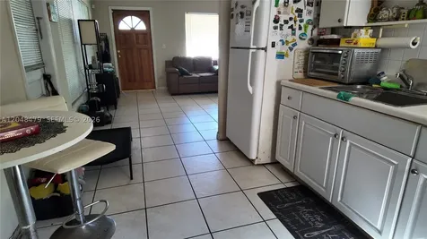4821 NE 5th Terrace Oakland Park FL 33334