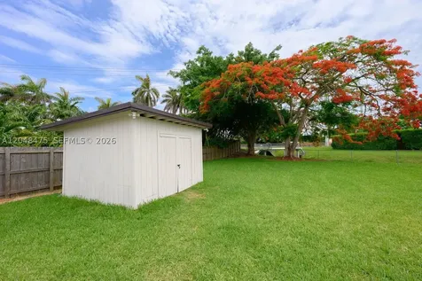 18451 SW 90th Avenue Cutler Bay FL 33157