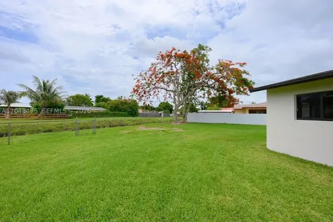 18451 SW 90th Avenue Cutler Bay FL 33157