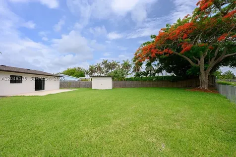 18451 SW 90th Avenue Cutler Bay FL 33157