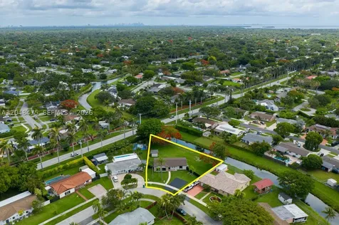 18451 SW 90th Avenue Cutler Bay FL 33157