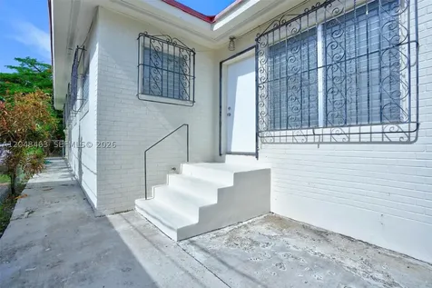 2323 NW 1st Street Miami FL 33125