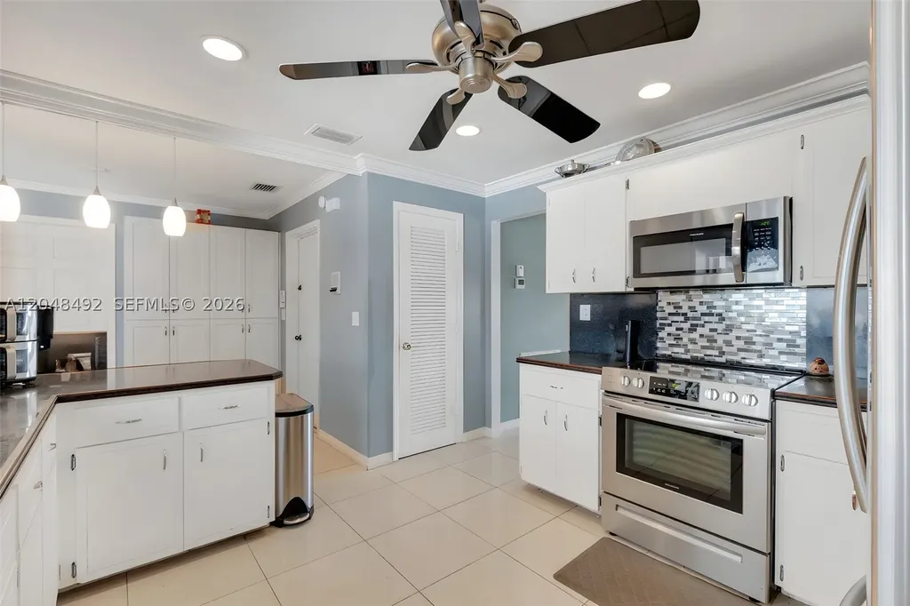 2480 NE 46th Street Lighthouse Point FL 33064