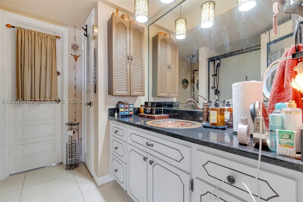 2480 NE 46th Street Lighthouse Point FL 33064