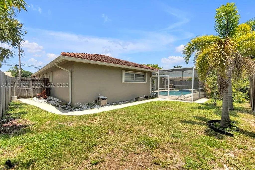 2480 NE 46th Street Lighthouse Point FL 33064