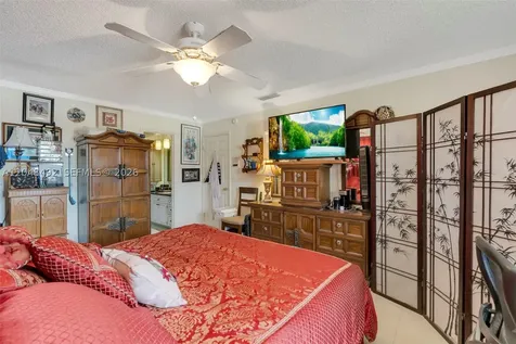 2480 NE 46th Street Lighthouse Point FL 33064