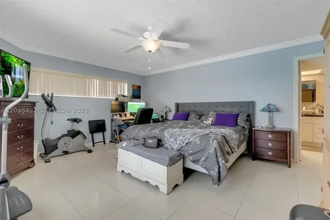 2480 NE 46th Street Lighthouse Point FL 33064