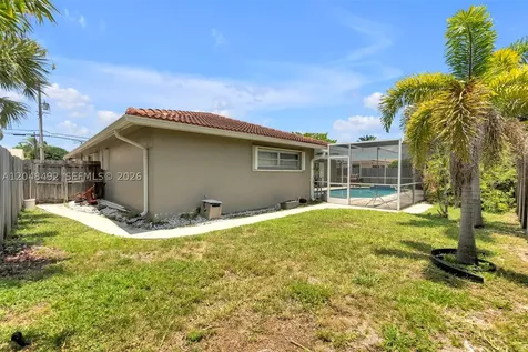 2480 NE 46th Street Lighthouse Point FL 33064
