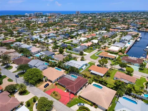 2480 NE 46th Street Lighthouse Point FL 33064