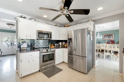 2480 NE 46th Street Lighthouse Point FL 33064
