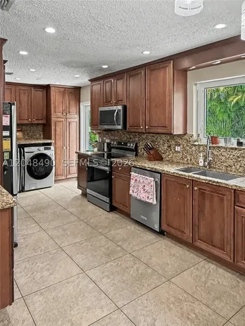 301 SW 65th Avenue Pembroke Pines FL 33023