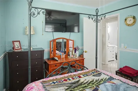 301 SW 65th Avenue Pembroke Pines FL 33023