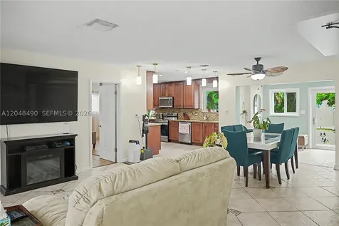 301 SW 65th Avenue Pembroke Pines FL 33023
