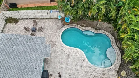 301 SW 65th Avenue Pembroke Pines FL 33023