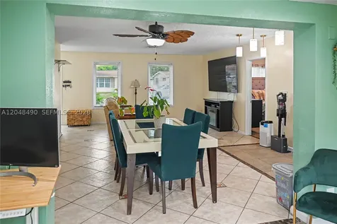 301 SW 65th Avenue Pembroke Pines FL 33023