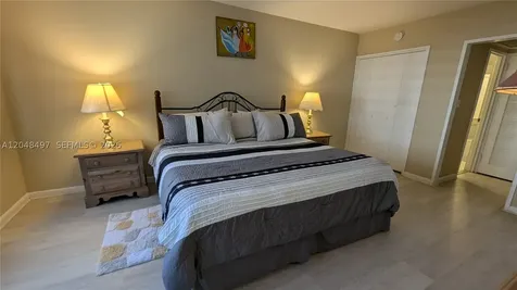 5161 Collins Avenue Miami Beach FL 33140