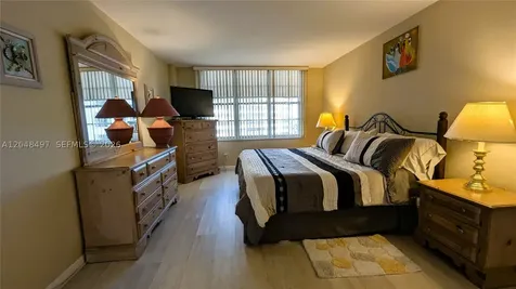 5161 Collins Avenue Miami Beach FL 33140