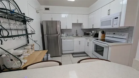 5161 Collins Avenue Miami Beach FL 33140