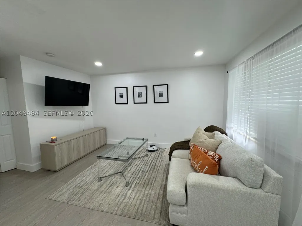 5921 Garfield Street Hollywood FL 33021