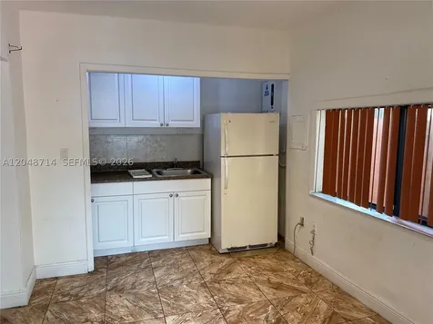 2460 NW 15th Street Miami FL 33125