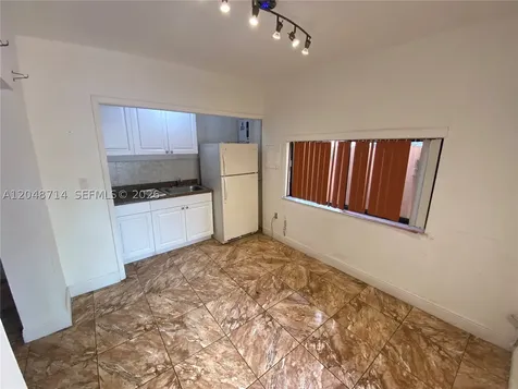 2460 NW 15th Street Miami FL 33125