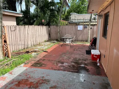 2460 NW 15th Street Miami FL 33125