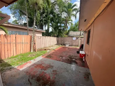 2460 NW 15th Street Miami FL 33125
