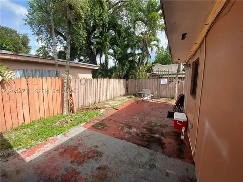 2460 NW 15th Street Miami FL 33125