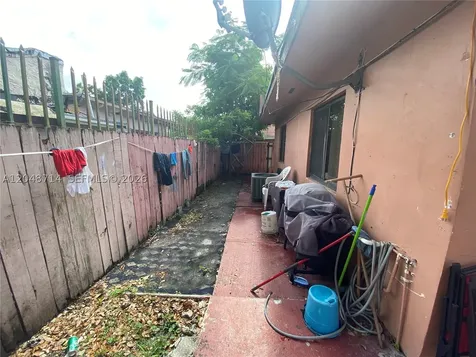 2460 NW 15th Street Miami FL 33125