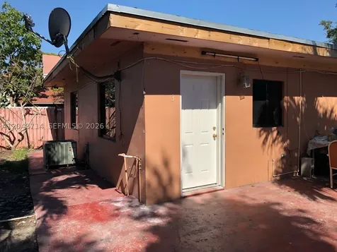 2460 NW 15th Street Miami FL 33125