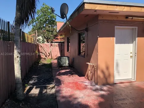2460 NW 15th Street Miami FL 33125
