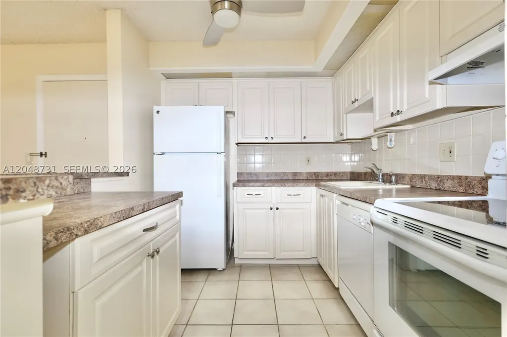 9448 S Belfort Circle Tamarac FL 33321