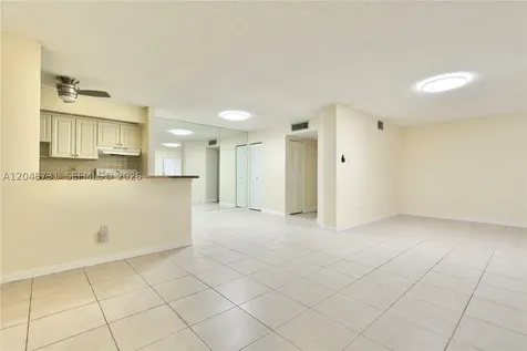 9448 S Belfort Circle Tamarac FL 33321
