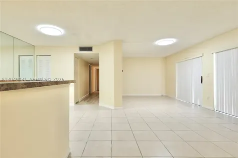 9448 S Belfort Circle Tamarac FL 33321